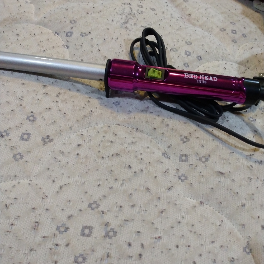 Bed head Tigi curling wand: curlipops!